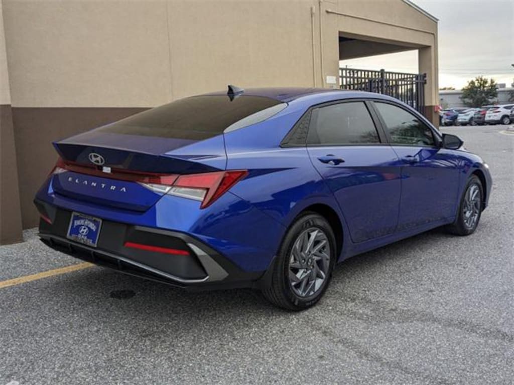 New 2025 Hyundai Elantra SEL Sport Sedan