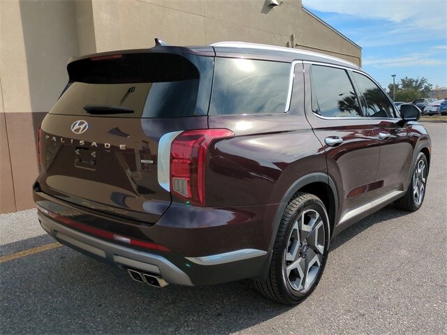 2024 Hyundai Palisade Limited photo 2