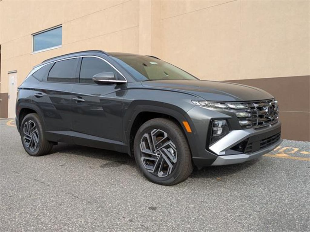 New 2025 Hyundai Tucson Hybrid Limited SUV
