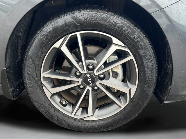 2023 Kia Forte LXS - Photo 29