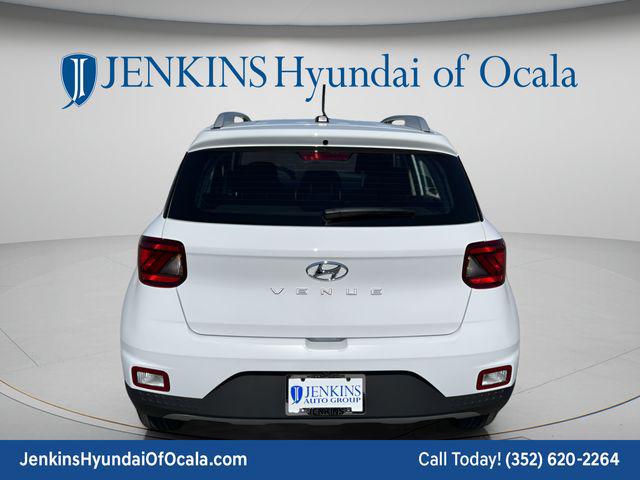 2025 Hyundai Venue SEL - Photo 4