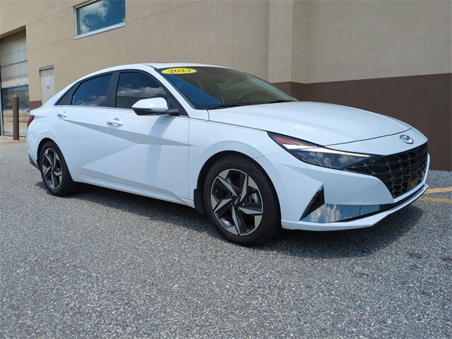 2023 Hyundai Elantra Limited photo 2