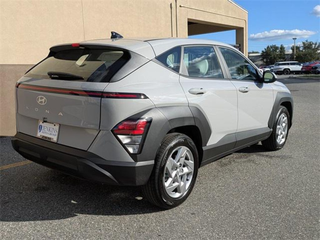 New 2026 Hyundai Kona SE FWD SUV