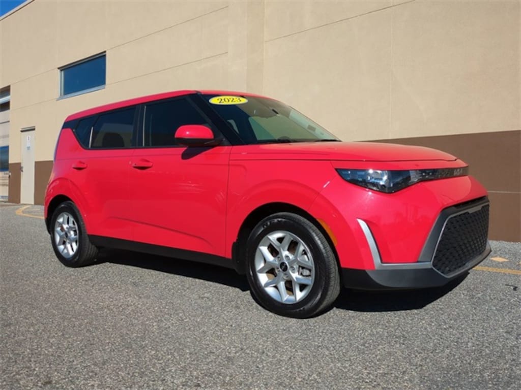 Used 2023 Kia Soul S Hatchback