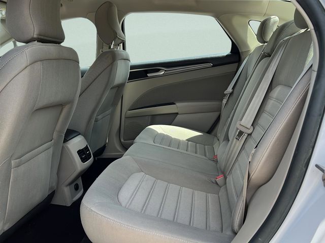 2019 Ford Fusion Hybrid SE - Photo 14