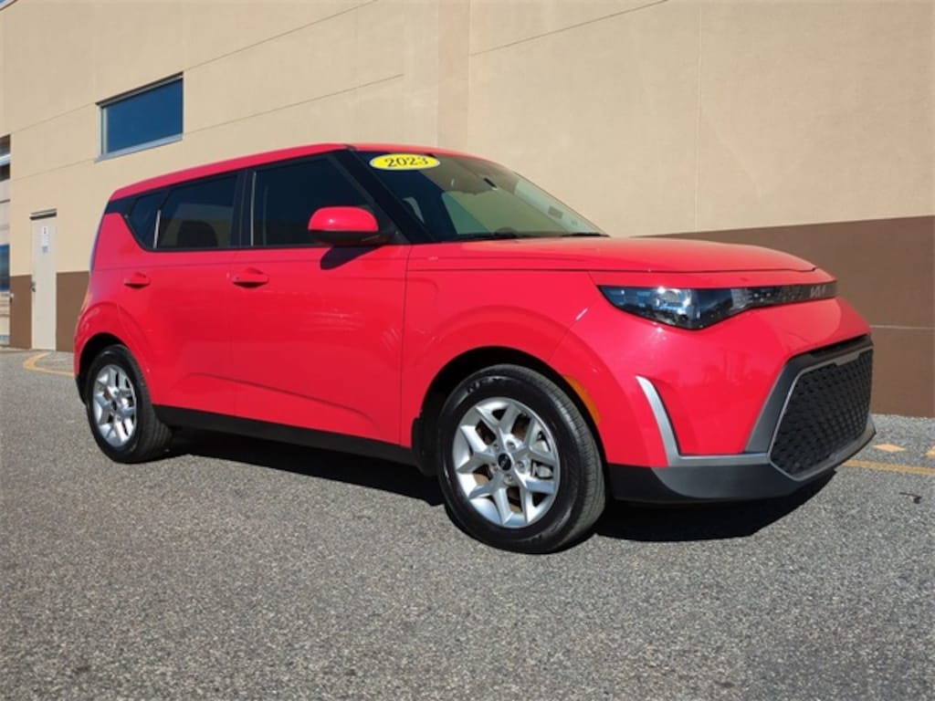 Used 2023 Kia Soul S Hatchback