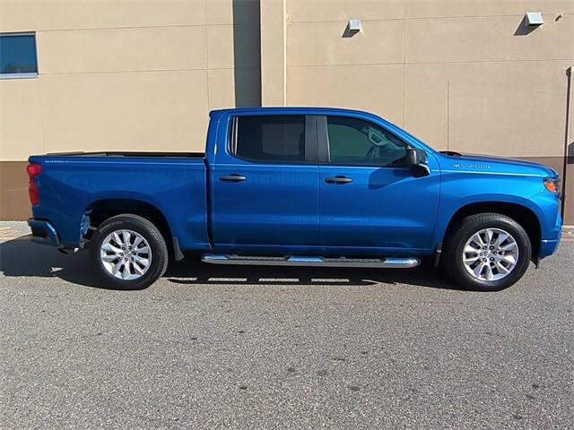 2022 Chevrolet Silverado 1500 Custom photo 3