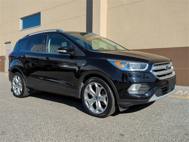 2019 Ford Escape Titanium photo 2
