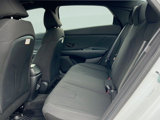 2025 Hyundai Elantra SEL - Photo 10