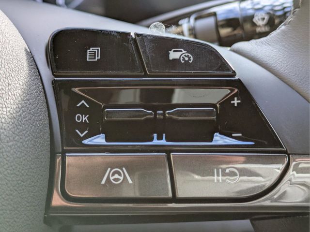 2025 Hyundai Elantra Blue - Photo 29