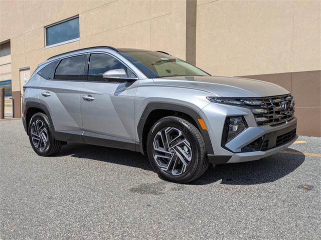 2025 Hyundai Tucson Hybrid Limited photo 2