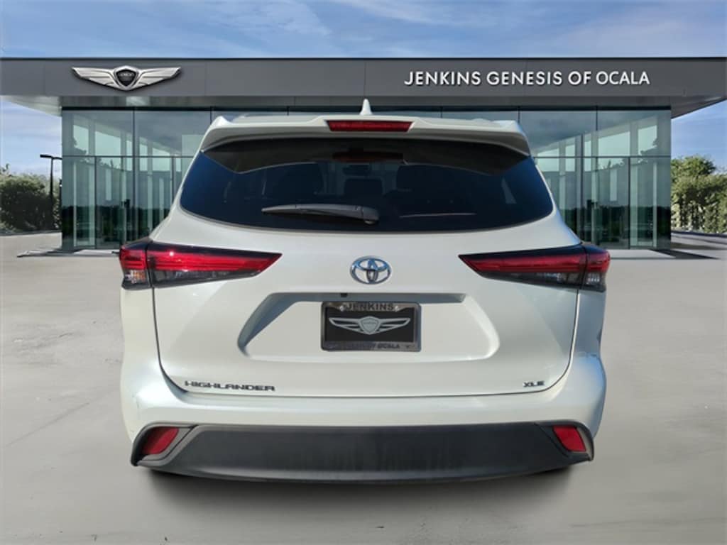 Used 2022 Toyota Highlander XLE SUV
