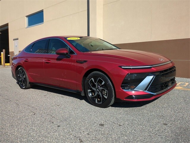 2024 Hyundai Sonata SEL photo 2