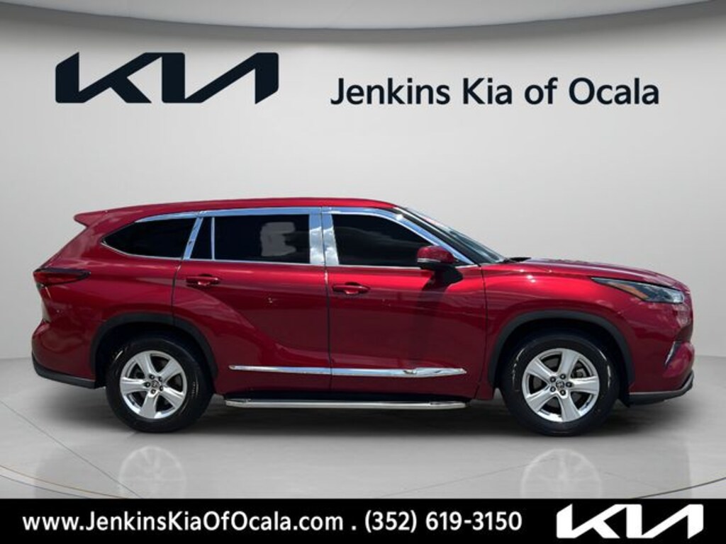 Used 2022 Toyota Highlander LE SUV