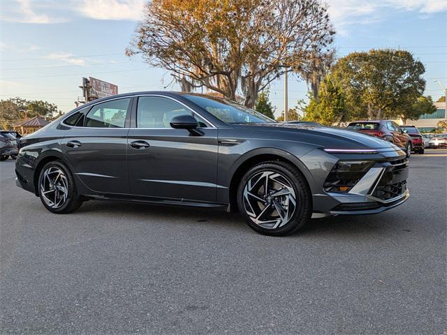 2026 Hyundai Sonata SEL Sport photo 2