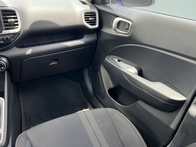 2022 Hyundai Venue SEL - Photo 15