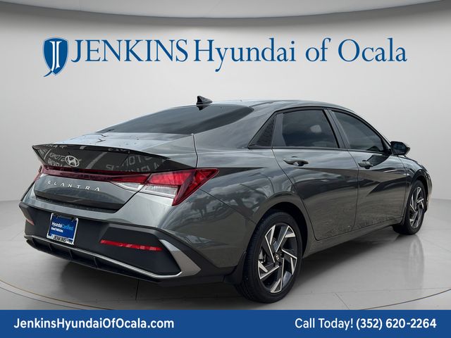 2025 Hyundai Elantra SEL - Photo 3
