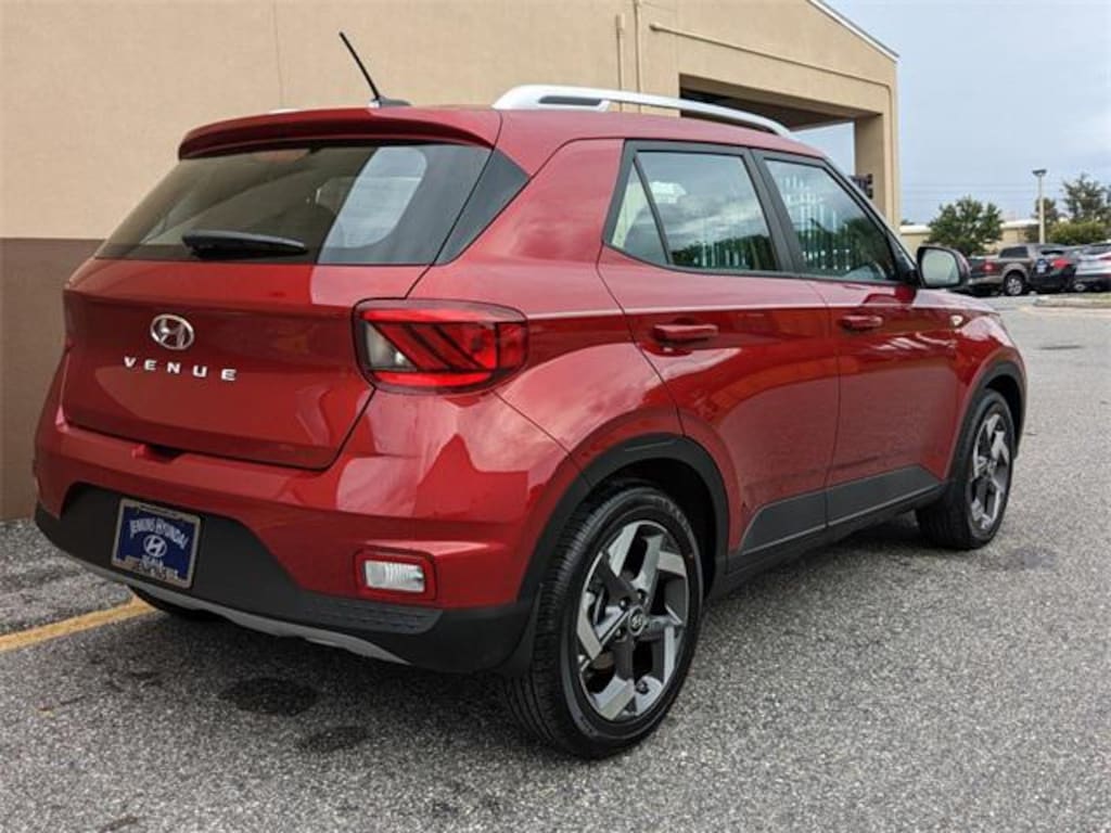New 2025 Hyundai Venue SEL SUV