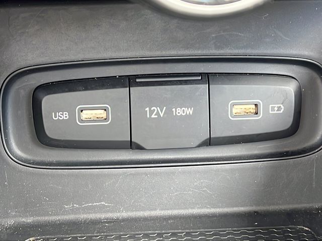2022 Hyundai Venue SEL - Photo 22