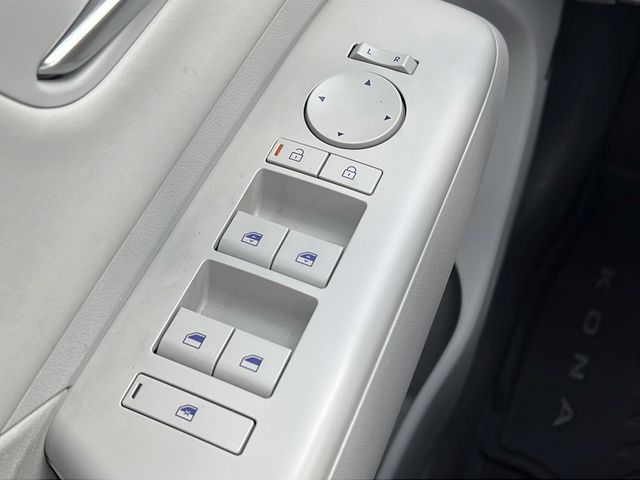 2024 Hyundai Kona Limited - Photo 25