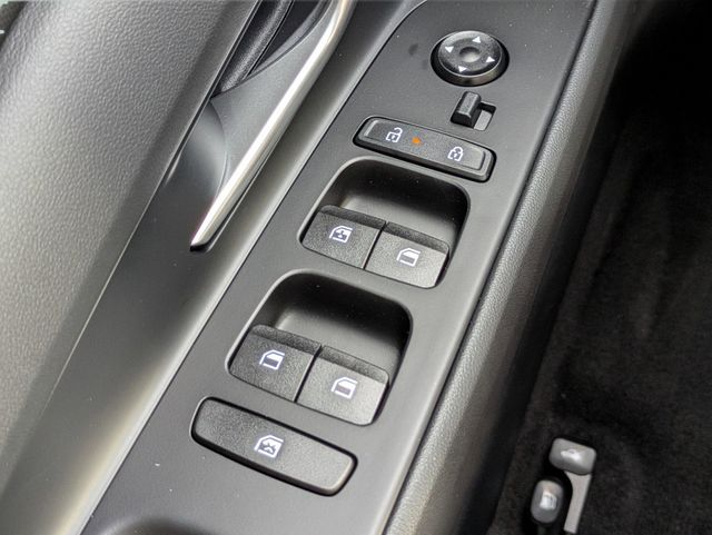 2025 Hyundai Elantra SEL - Photo 25