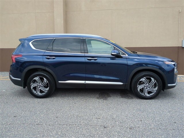 2022 Hyundai Santa Fe SEL photo 2