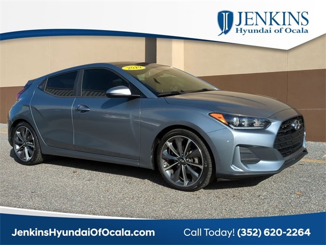 2019 Hyundai Veloster Premium's photo