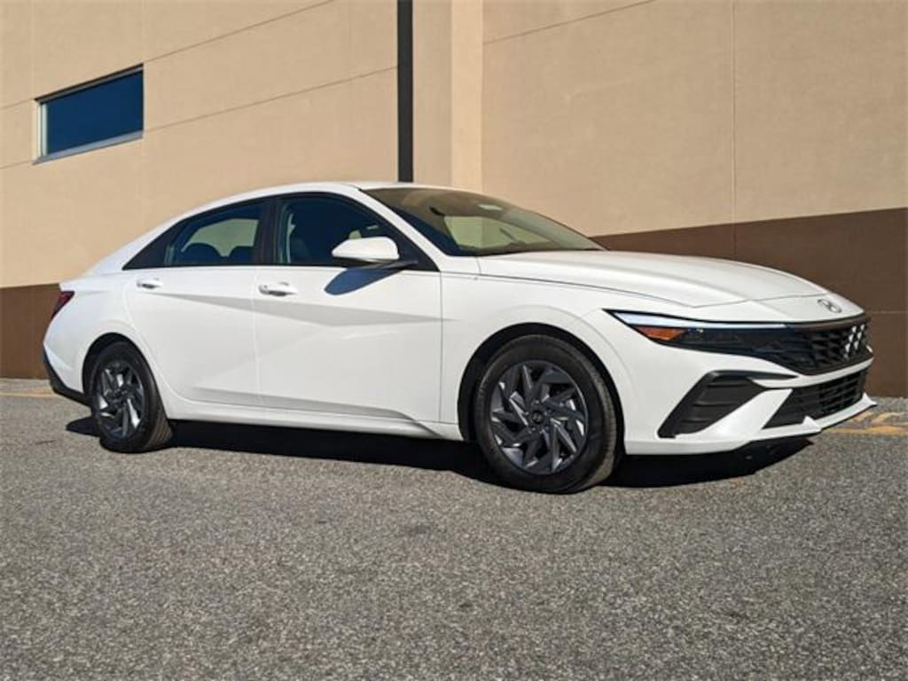 New 2025 Hyundai Elantra SEL Sport Sedan