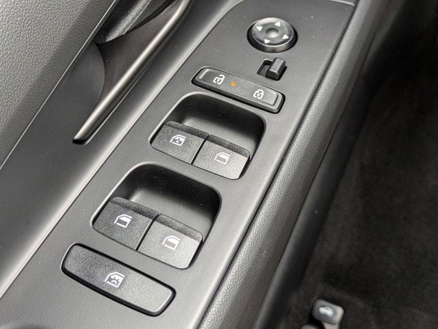 2025 Hyundai Elantra SEL - Photo 23