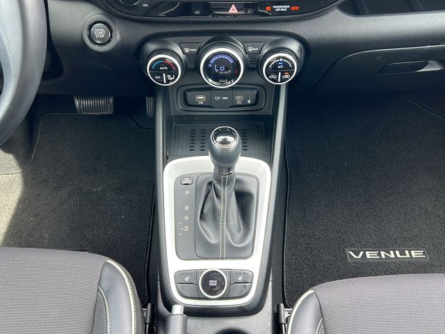 2023 Hyundai Venue Limited - Photo 22