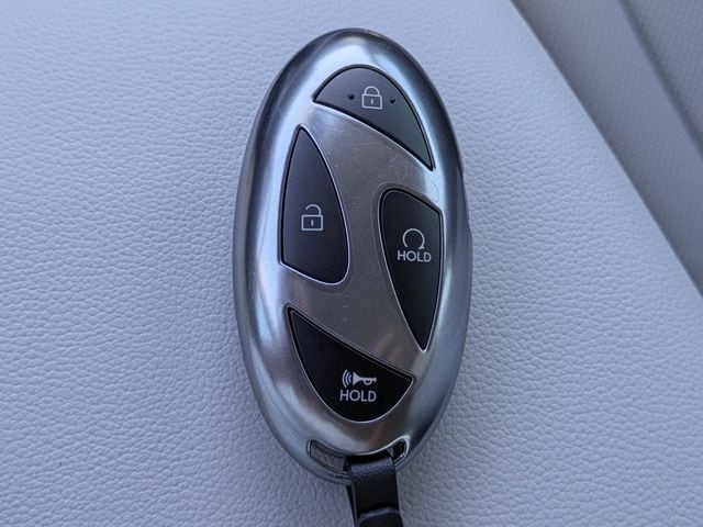 2025 Hyundai Elantra Limited - Photo 31