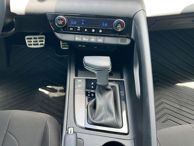 2025 Hyundai Elantra SEL - Photo 21