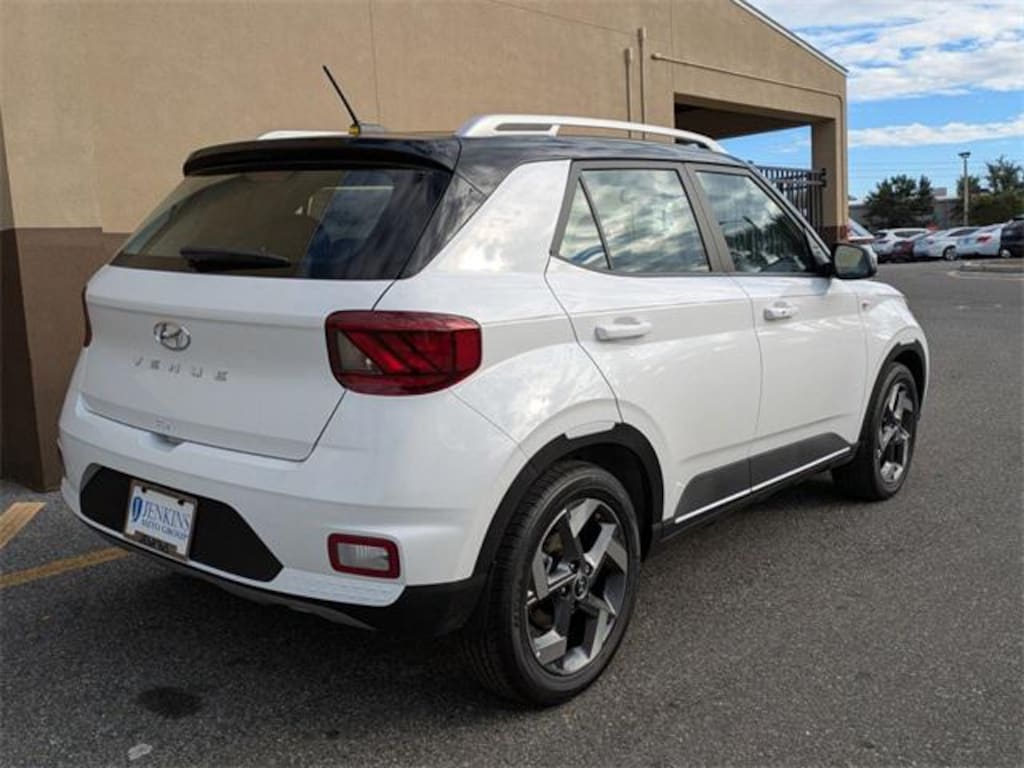 New 2025 Hyundai Venue Limited SUV