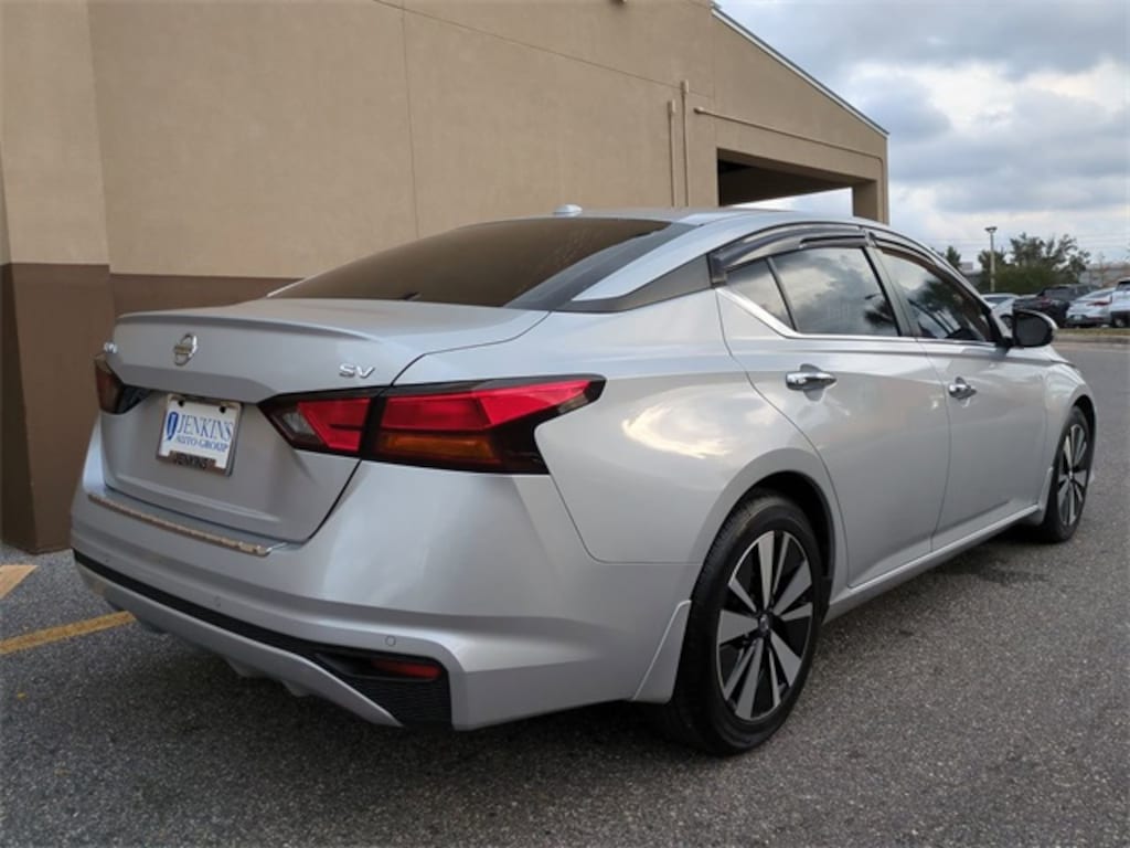 Used 2022 Nissan Altima 2.5 SV Sedan