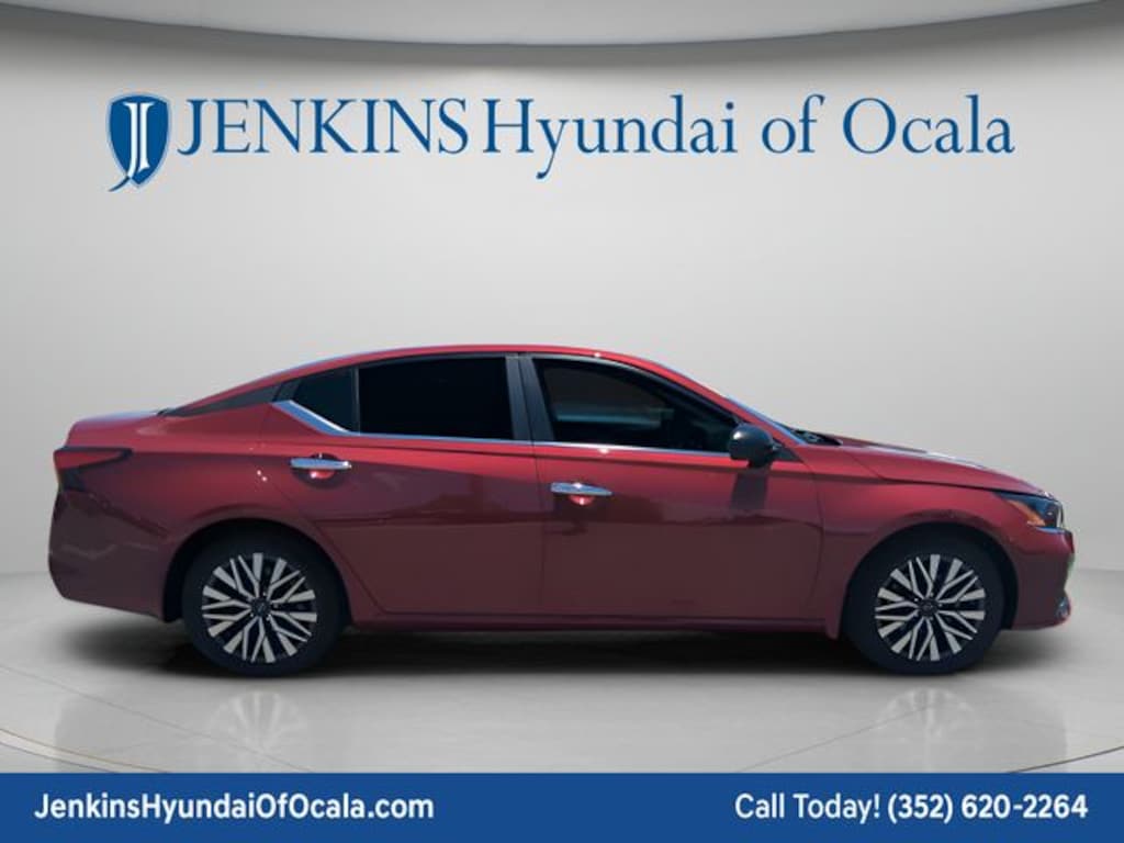 Used 2025 Nissan Altima SV Sedan