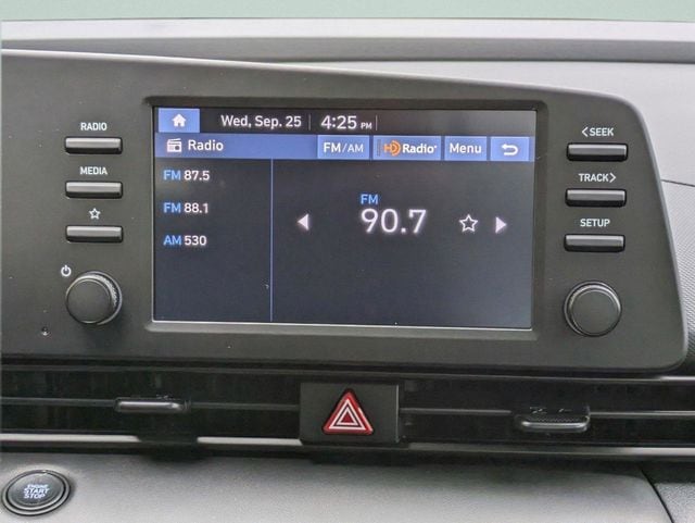 2025 Hyundai Elantra SEL - Photo 18