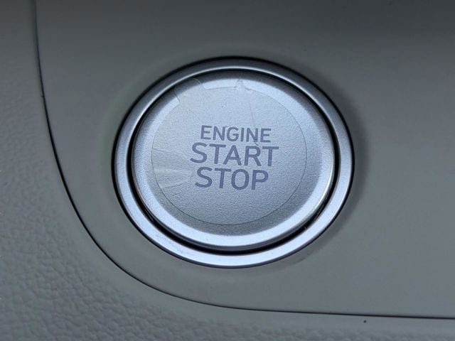 2025 Hyundai Elantra Limited - Photo 30