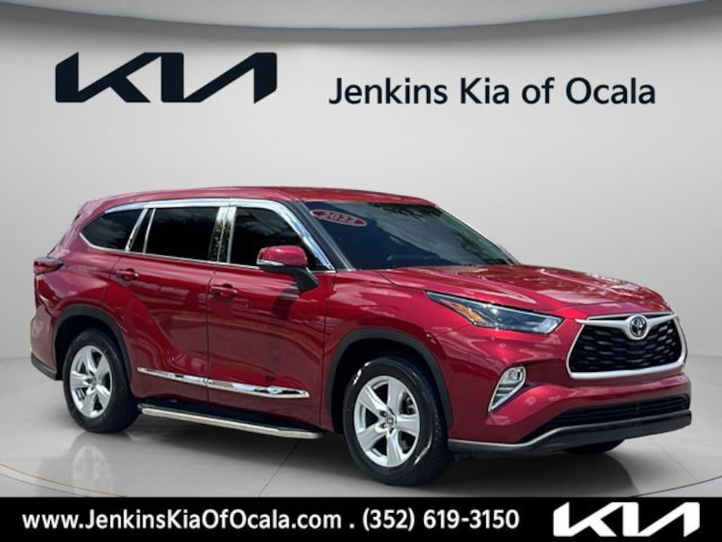 Used 2022 Toyota Highlander LE SUV