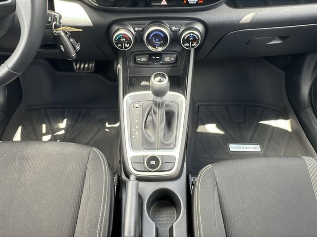 2022 Hyundai Venue SEL - Photo 18