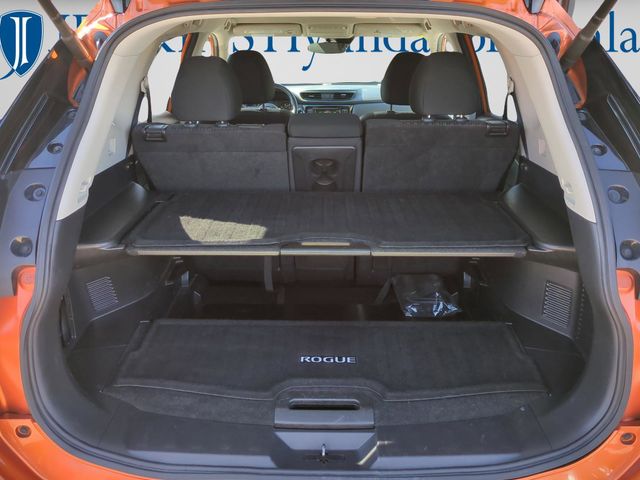 2019 Nissan Rogue SV - Photo 14