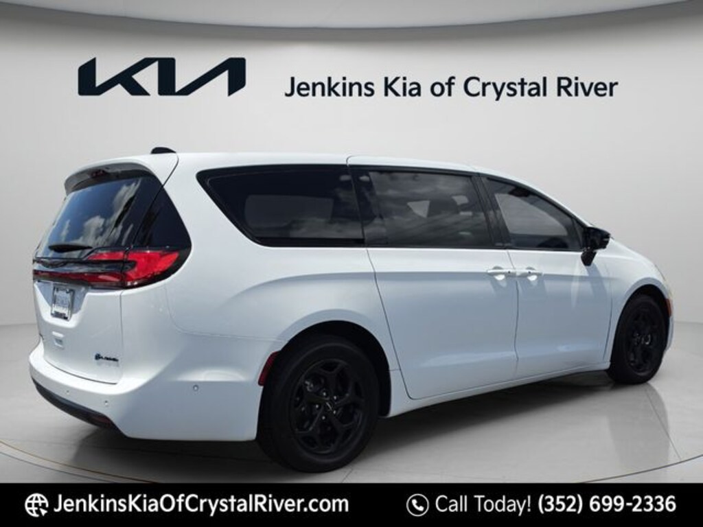Used 2024 Chrysler Pacifica Plug-In Hybrid Select Van Passenger Van