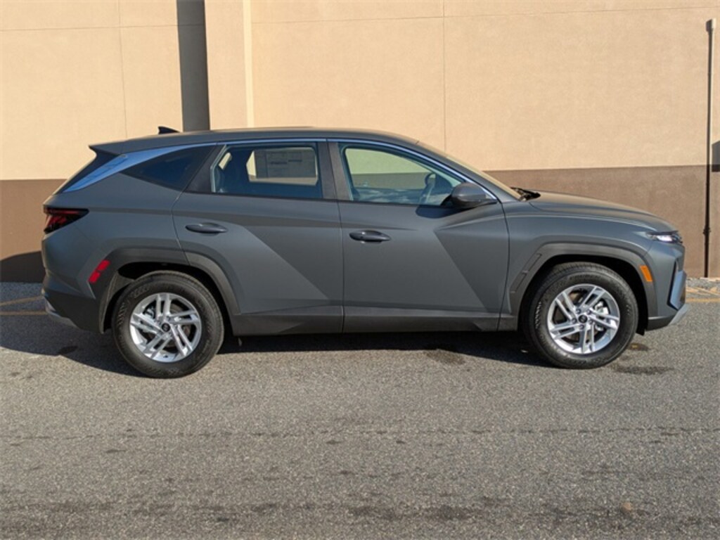Certified 2025 Hyundai Tucson SE SUV