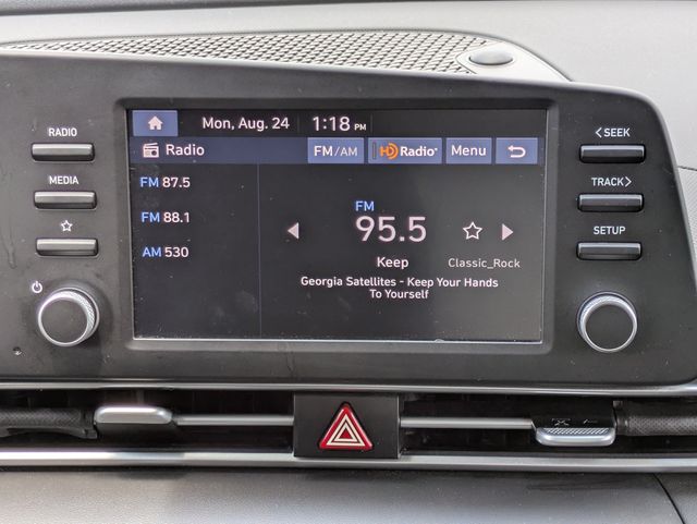 2025 Hyundai Elantra SE - Photo 15