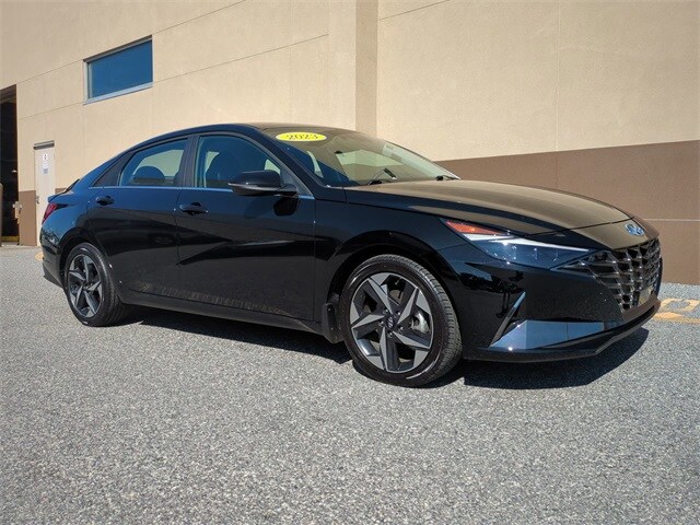 2023 Hyundai Elantra Limited photo 2