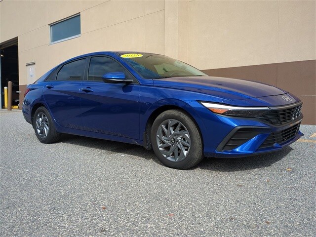 2024 Hyundai Elantra Hybrid Blue photo 2