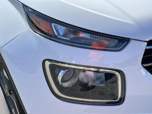 2025 Hyundai Venue SEL - Photo 10