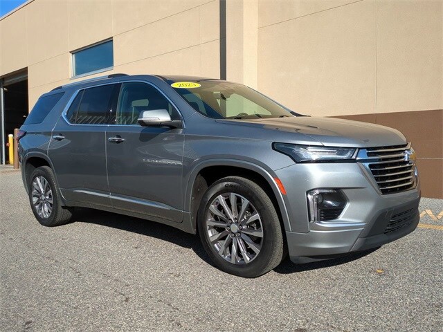 2023 Chevrolet Traverse Premier photo 2