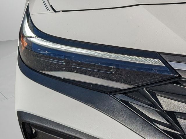 2025 Hyundai Elantra SEL - Photo 10