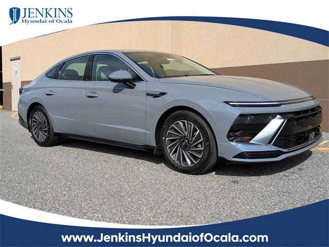 2025 Hyundai Sonata Hybrid Sedan 