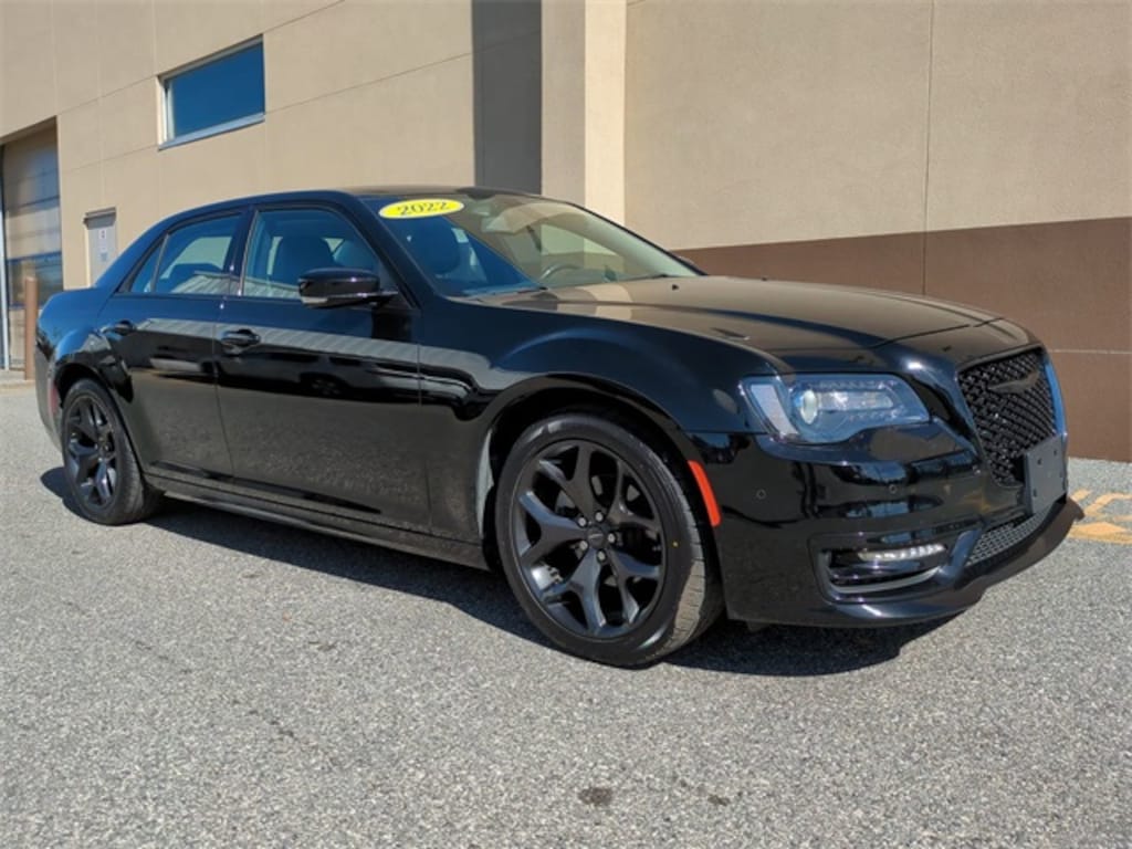 Used 2022 Chrysler 300 Touring L Sedan